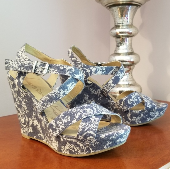 Patterned Wedges - Picture 2 of 4